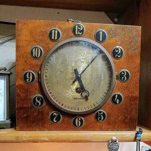 שעון מכני עתיק